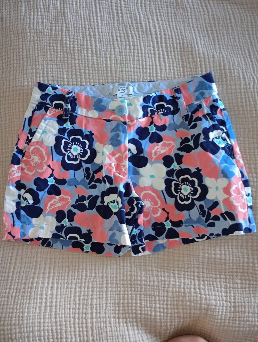 Crown & Ivy Shorts